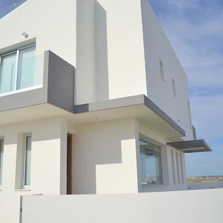 T&E Villa Ларнака Екстериор снимка